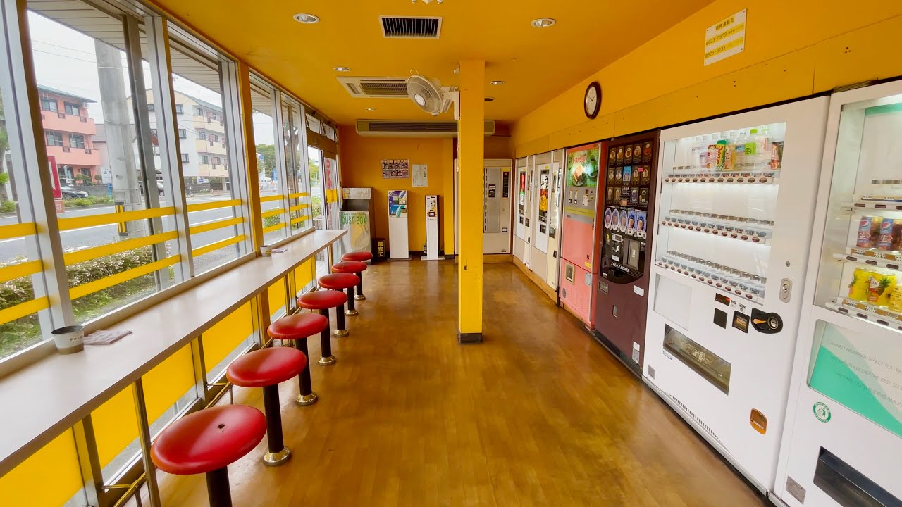 Торговый автомат Time Capsule Plaza в Японии