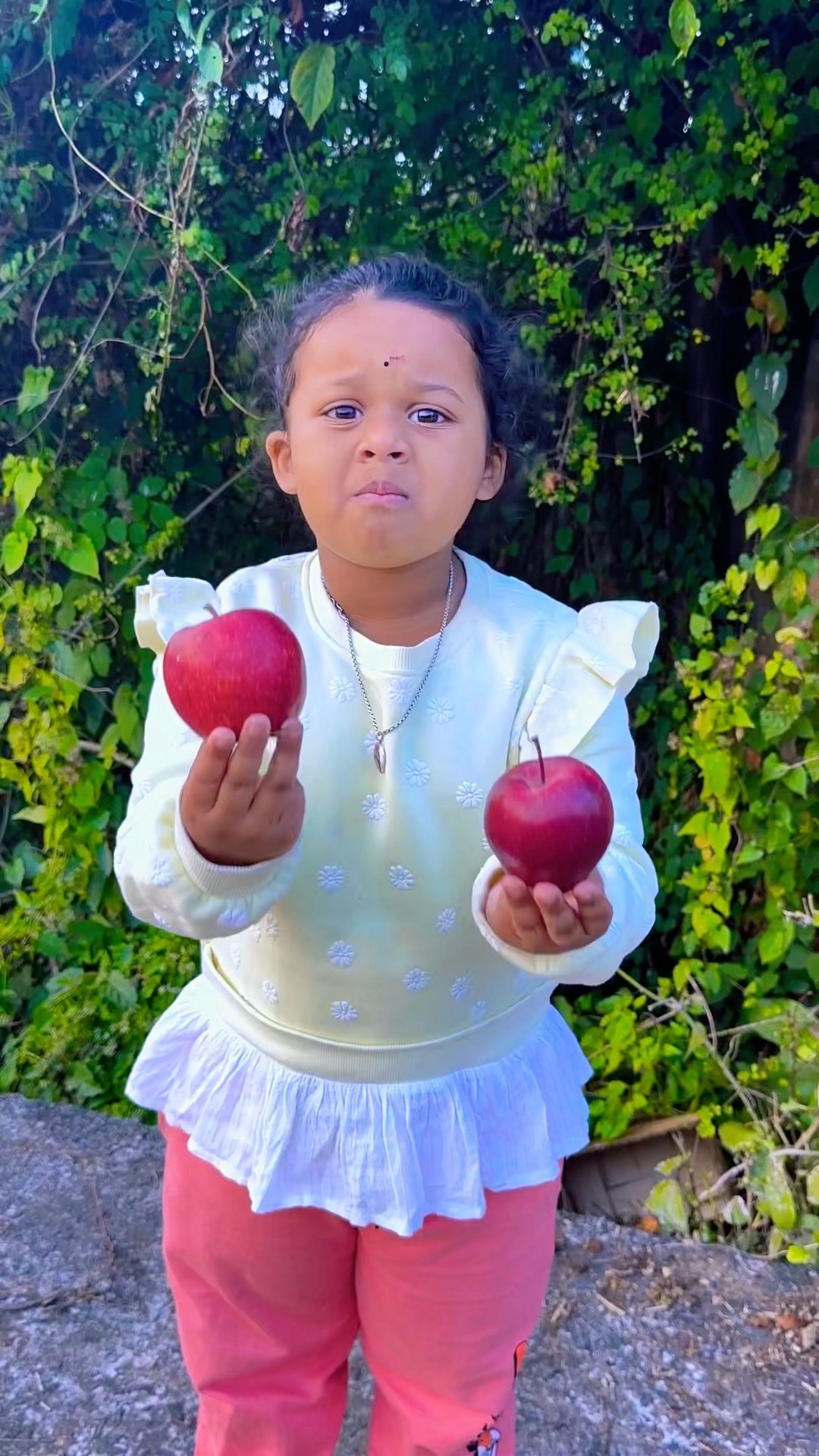 Mom doesn’t want the chips or chocolates ??? #mistihappylifestyle #shorts #viral #funny