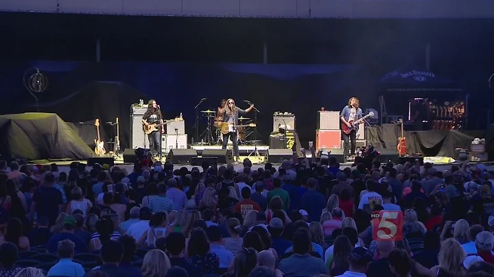 Music Lovers Celebrate Ascend Amphitheater's Inaugural Night