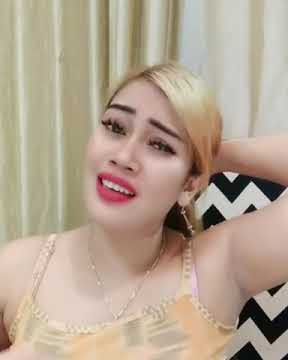 ketiak basah tante semok rambut pirang