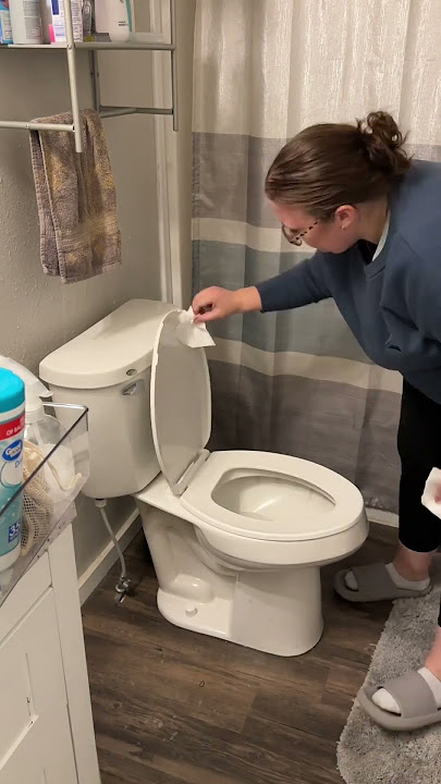 Cleaning the bathroom #cleaning #mom #cleaningmotivation #bathroom #kids