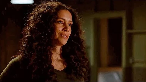 Chicago Fire 10x09 Kelly andStella meeting