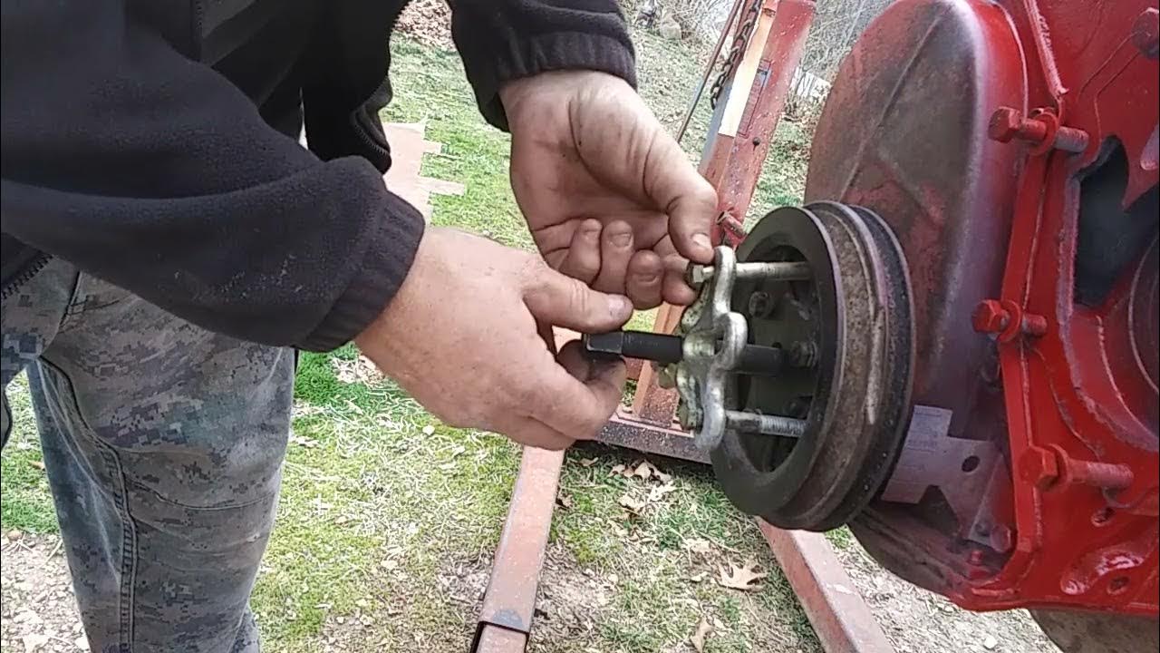 SLANT 6 HOW TO REMOVE CRANK SHAFT PULLEY/ HARMONIC BALANCER WITH 2