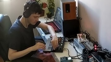 Recording a track w/ Microfreak, Volca Sample & Volca Bass