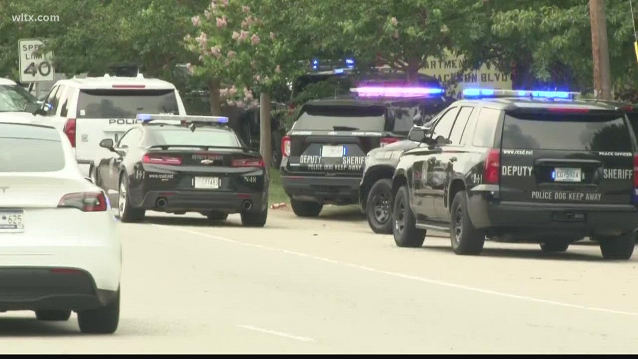 A man surrenders to police after standoff in Columbia - YouTube