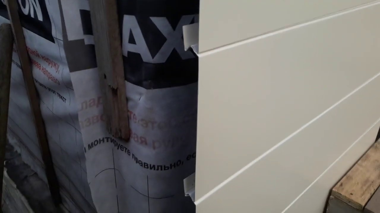 Установка металлического сайдинга своими руками - YouTube