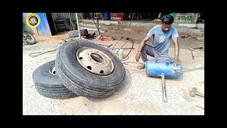 295 / 80 R 22 .5 Tubeless tyre change // 2 tyre easy method change