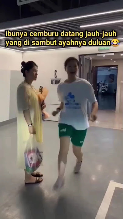 Sang ibu cemburu ketika putrinya menyambut ayahnya duluan#shorts#shortsvideo