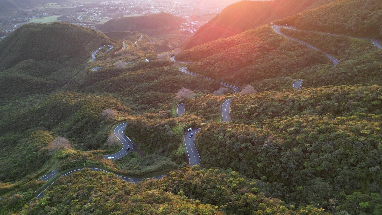 La route des plaines et Takamaka a moto