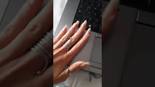 Nadianas natural long nails tapping and scratching laptop (december 2021)