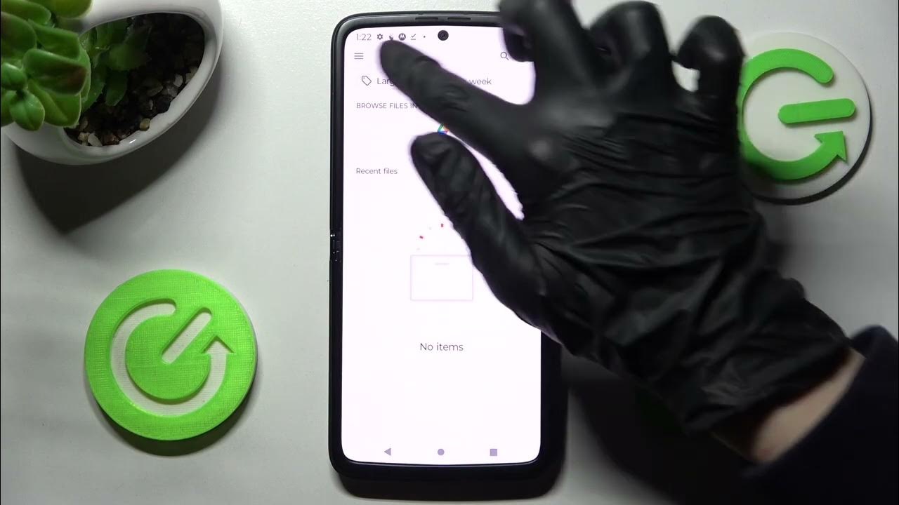 MOTOROLA RAZR 2022 How To Setup Alarm Clock YouTube