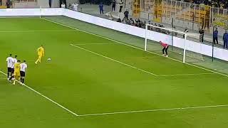 شاوشي يتصدى لركلة جزاء نفذها بودبوز والحراش تتأهل لدور  من كأس الجمهورية