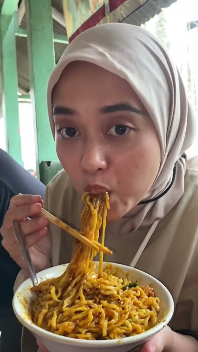 Nyobain Mie Ayam Jakart!!#kulinerbandung #mukbang #baksopedas #mieayam #miepedas