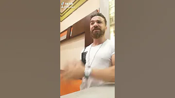 أقرب صاحب لك 