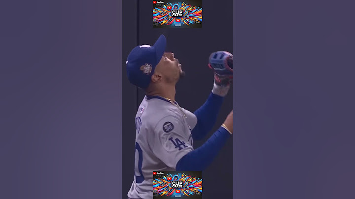 Clipped: Yankees fan pulls ball out of Mookie Betts' glove in World Series Game 4 | MLB on FOX