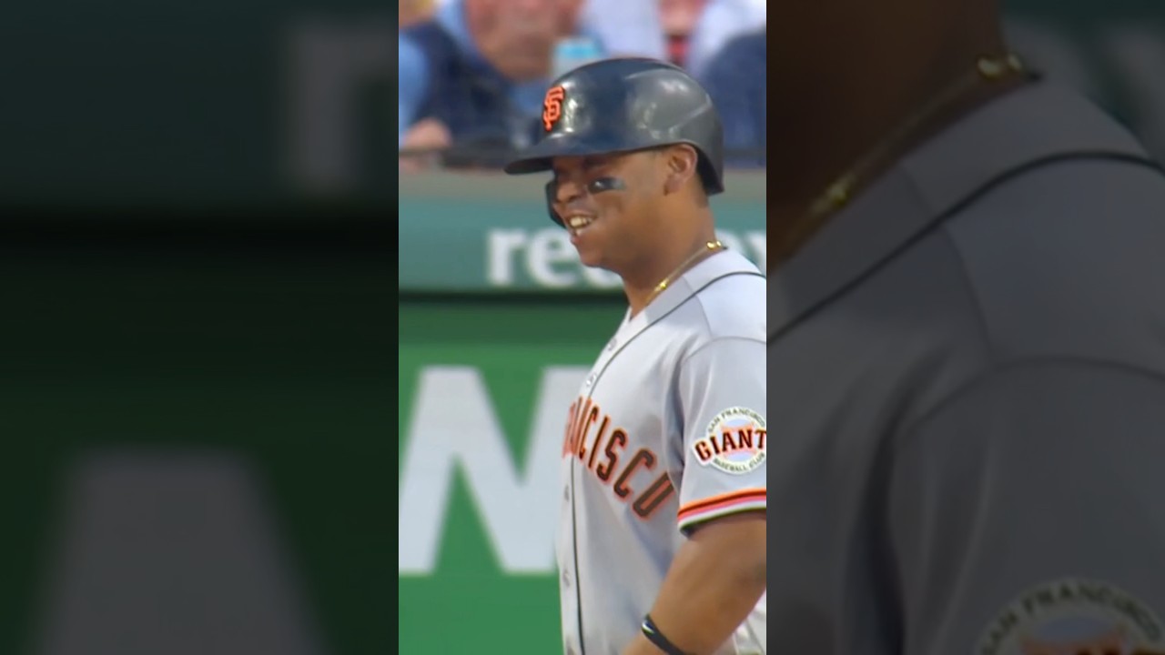 Rafael Devers gets booed in Boston and answers with a home run 💥