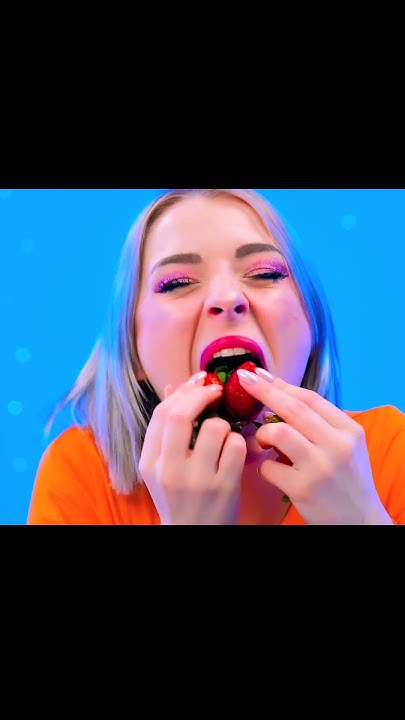смешная клубника - YouTube