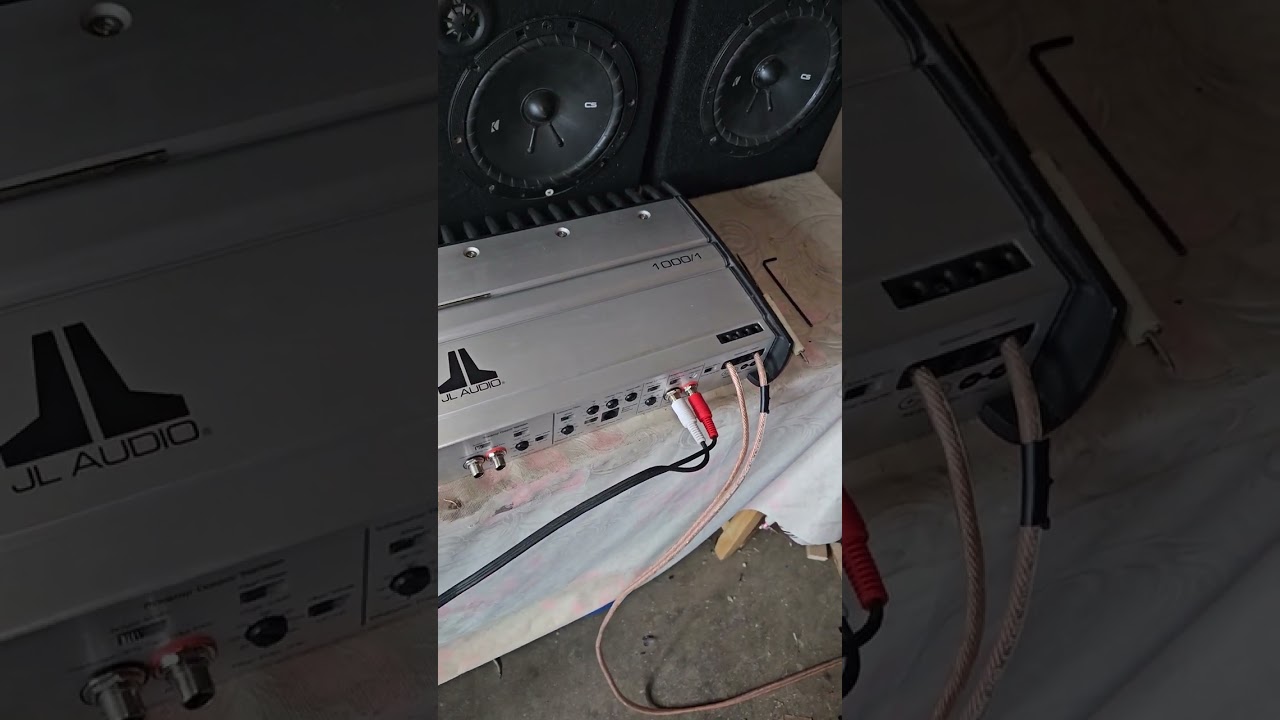 JL Audio 1000/1 アンプ シルバー JL Audio 1000/1 Demo - YouTube