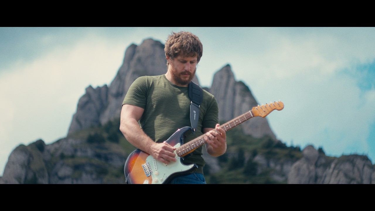 Zeke Sky – Rubicon Electric | Videoclip muzical
