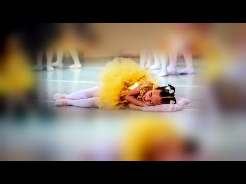 Cecília Viana (A Bailarina Adormecida) Cecília dormiu durante apresentação de Ballet (Video Oficial)