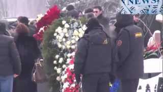 Похороны Деда Хасана. Видео.(Вор в законе Дед Хасан похоронен на Хованском кладбище., 2013-01-21T14:03:39.000Z)