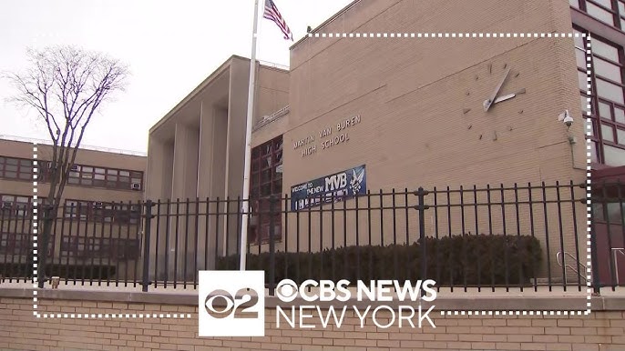 2 Students Stabbed At Queens High School 3rd Student Taken Into Custody