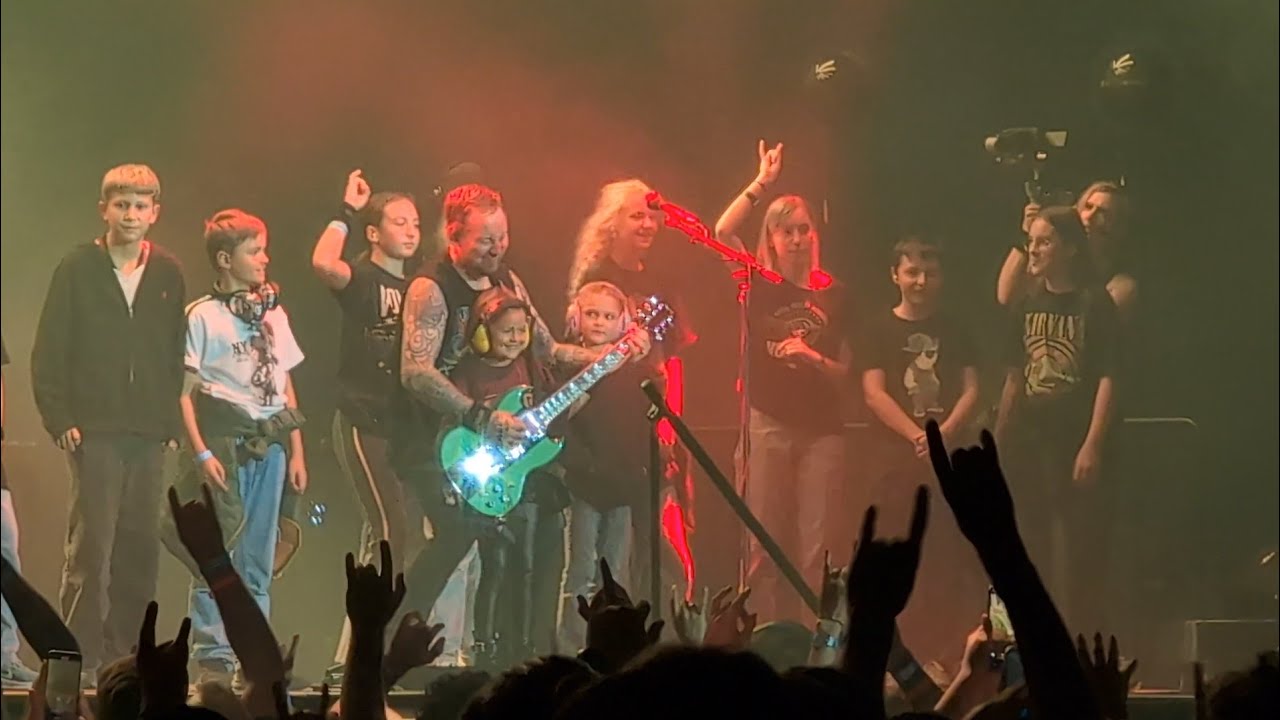 Volbeat - Still Counting (with kids from audience on stage) [4K] live @ Stadthalle, Vienna