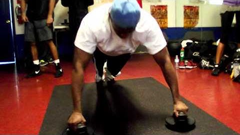 Floyd Mayweather Sr Does pushups, set #2
