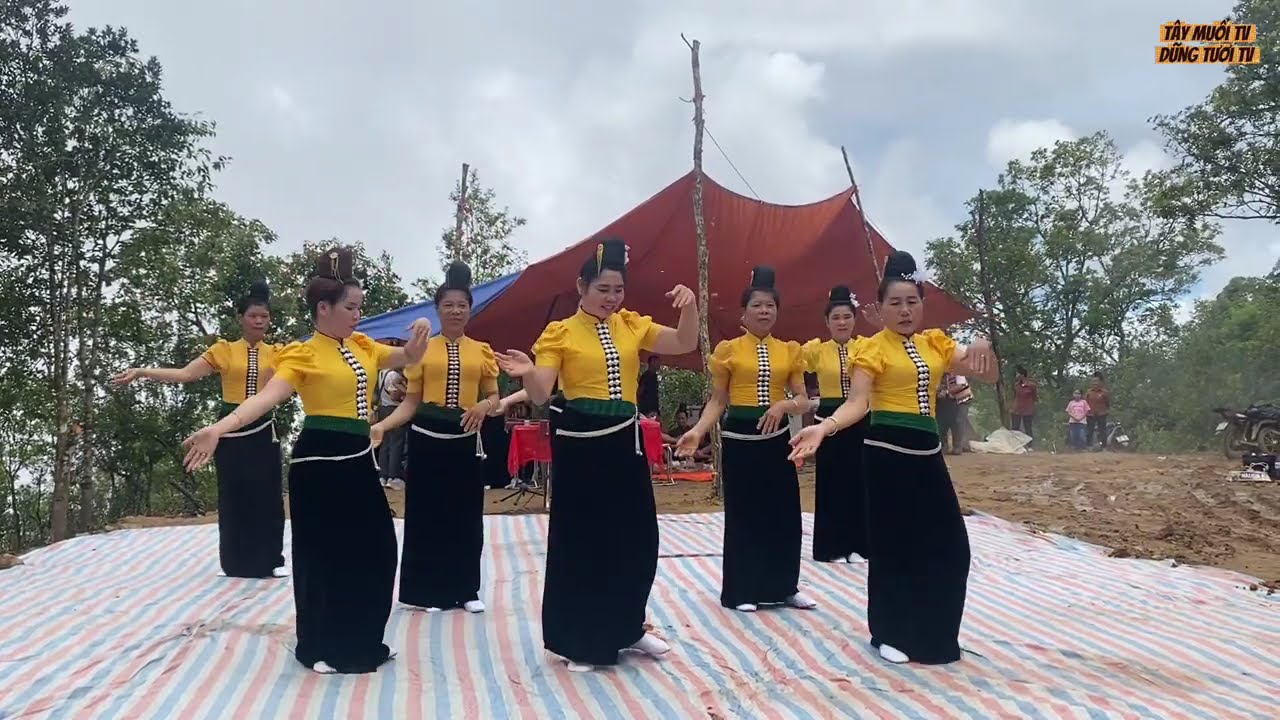 Mùng 1 -9 đôi văn nghệ chiềng cơi suông giao lưu với đôi yên châu mọi người xem ủng hộ 