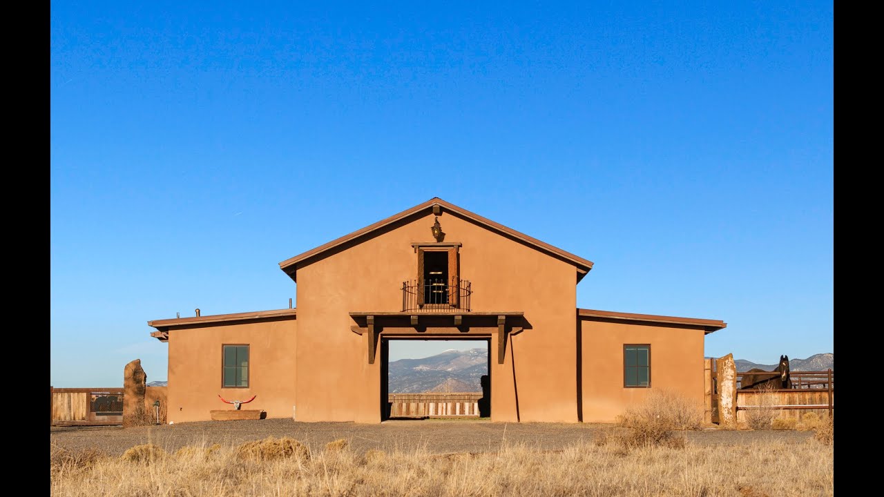 Horse Property For Sale - 213 Calle Galisteo Santa Fe, NM 87508