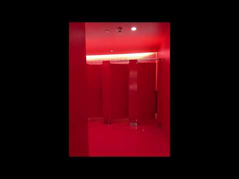 Mora x Bad Bunny x Sech - Volando, pero estas en el baño en una fiesta.