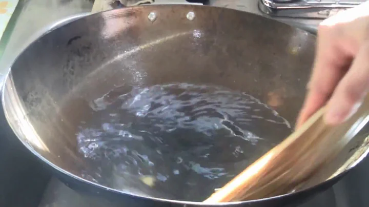 Easy Wok Cleaning    (Maintaining A Carbon Steel Wok)  Daily Wok Maintenance