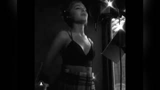 Ariana Grande - no tears left to cry studio recording Resimi
