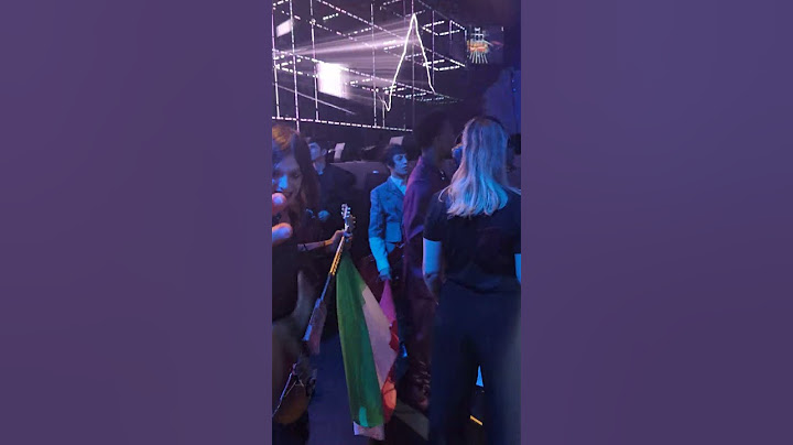 🇮🇹 Lucio Corsi & une fan avant la Flag Parade – Eurovision 2025 💙