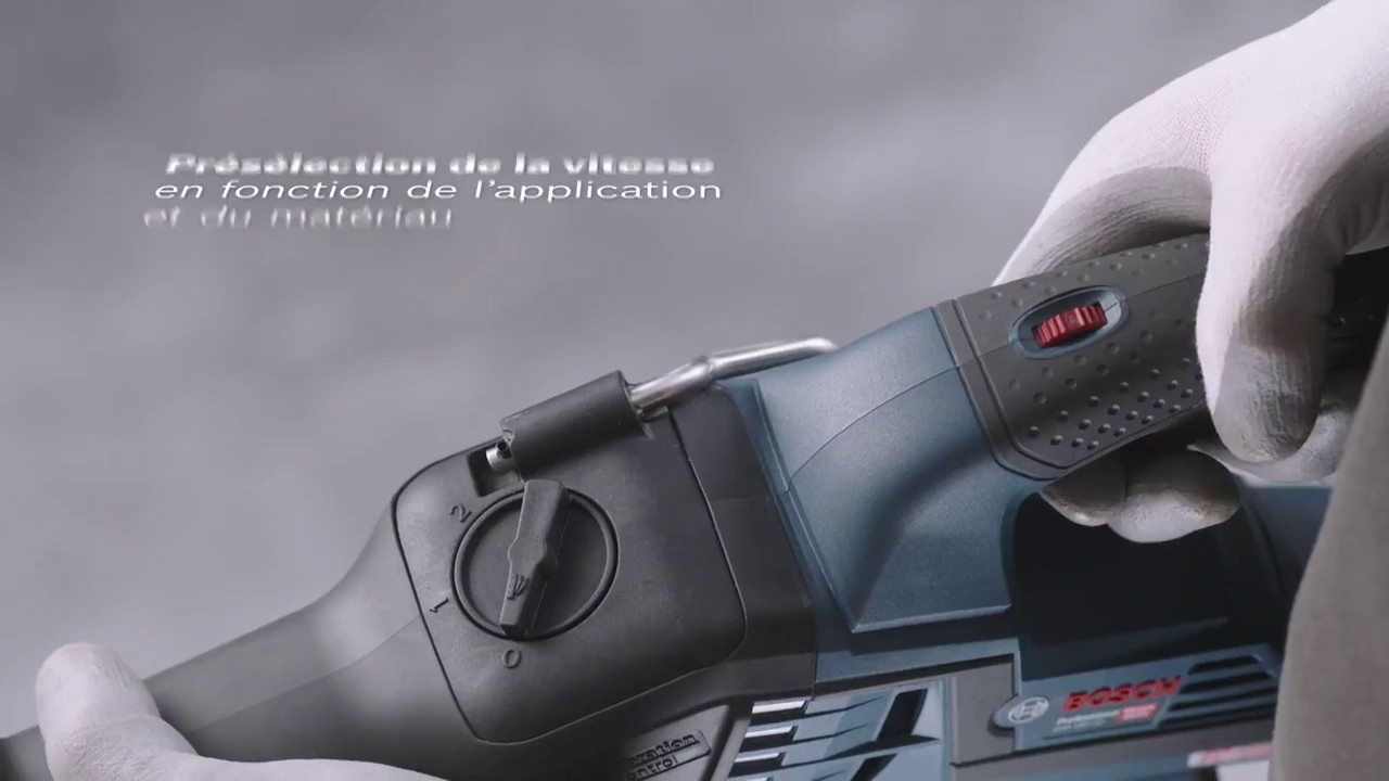 Scie Sabre Sans Fil 18 V Gsa 18v 32 Professional Youtube