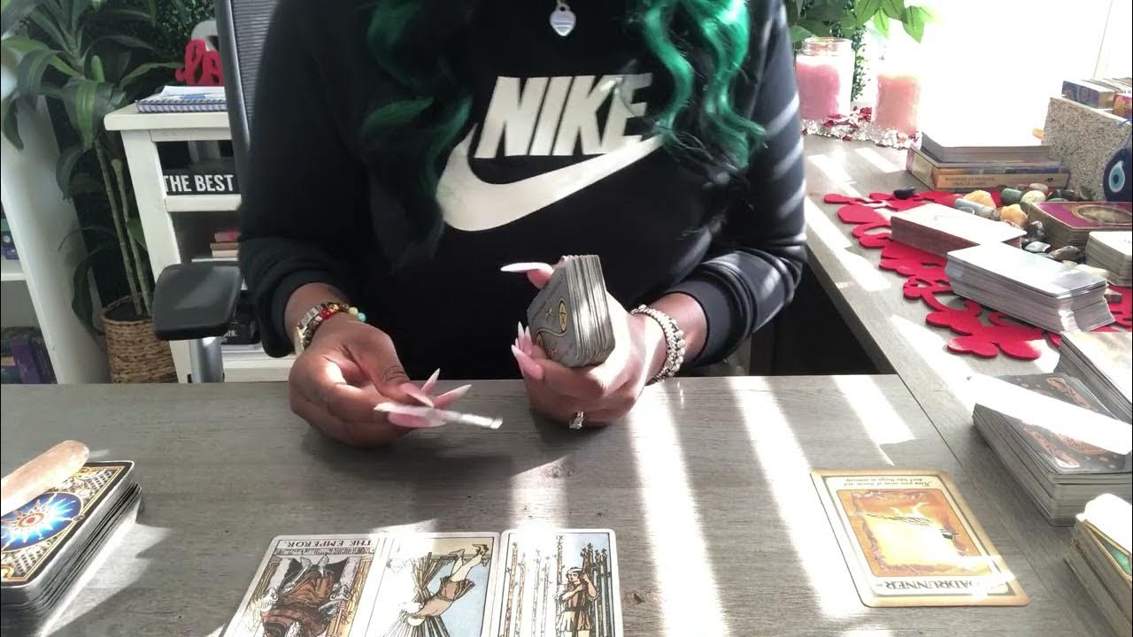 Send yours now. Анимация неон. Селфи надпись. Спасибо за внимание в фиолетовых тонах. Send yours now.