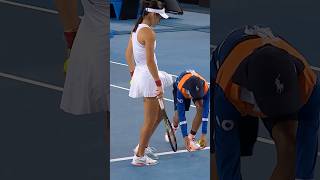 Raducanu And Ballkid V Bug