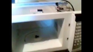 Forno Micro-ondas não Gira o Prato e não Aquece.