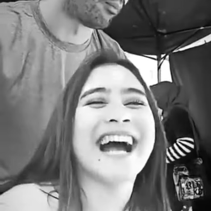 Romantis banget reza rahadian mijitin prilly latuconsina