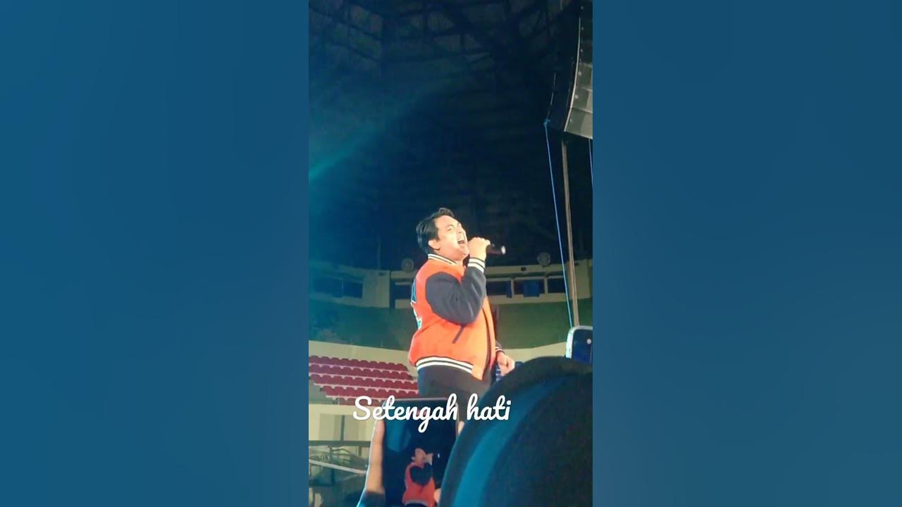 story wa : setengah hati @Donnie Sibarani Journey @GOR UNY @Tune Of Love story wa : setengah hati @Donnie Sibarani Journey @GOR UNY @Tune Of Love