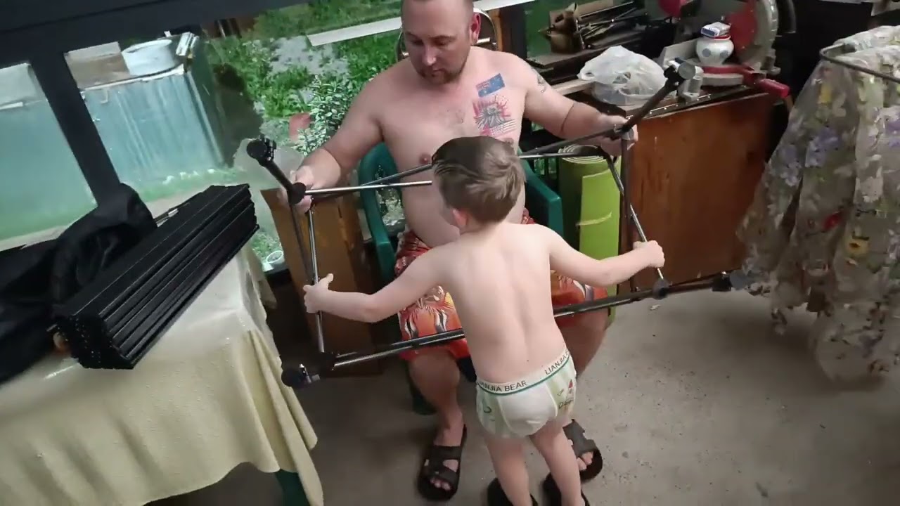 Лайфхак как занять мужа и сына  Распаковка подарка на мужской день #распаковка #подарок #времявместе