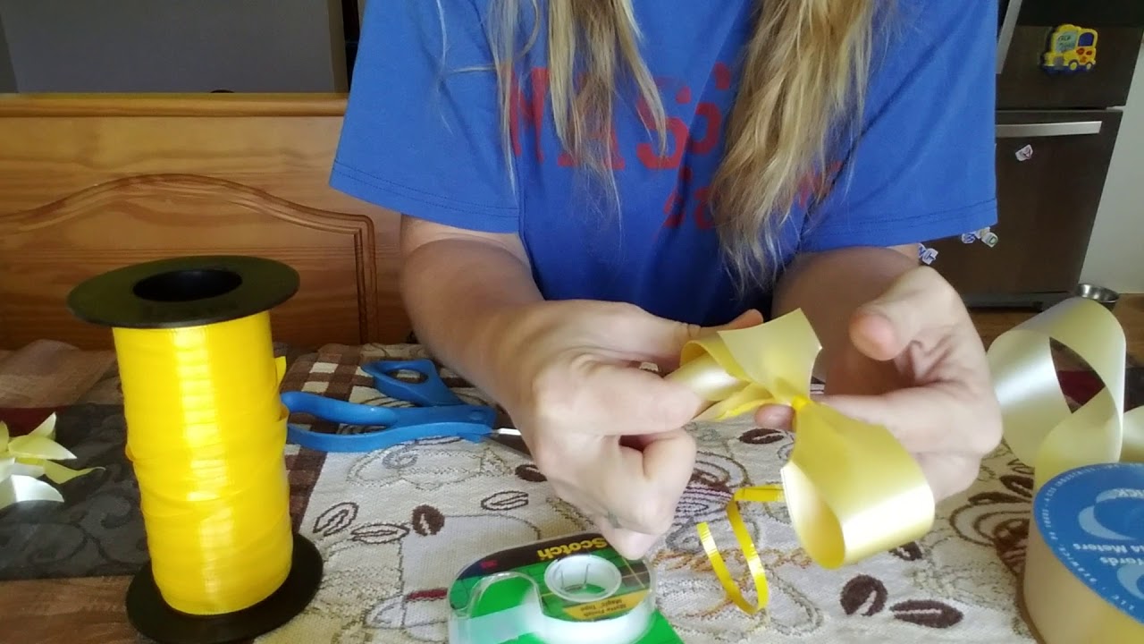 Yellow ribbon bow tutorial