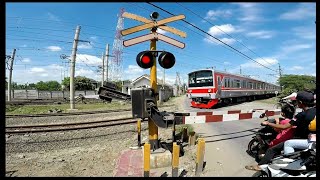 Railroad Crossing ! Perlintasan Kereta Api KRL Stasiun Parung Panjang