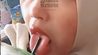 Playing With Split , Makes Me Want It Live Tiktok