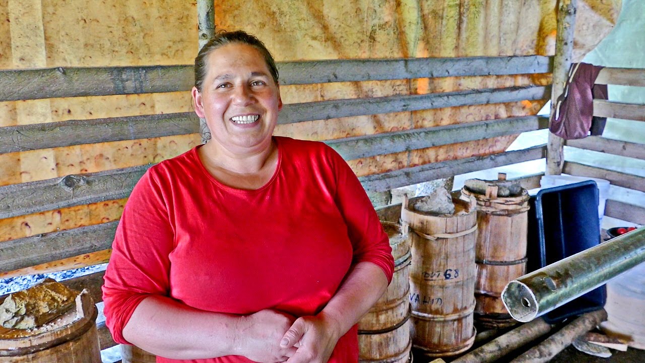 U nas je sve sa osmjehom, za mjesec dana nakupila 25 kaca sira