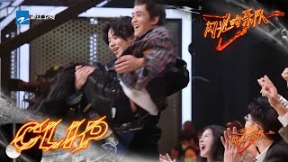 王靖雯朱星杰获得“宝藏乐队”奖项  胡宇桐激动到公主抱张楚上台领奖！ #闪光的乐队 EP12 花絮 20220312