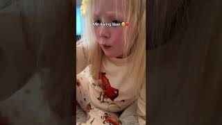 Hon blir bara duktigare och duktigare på att läsa 🥹❤️