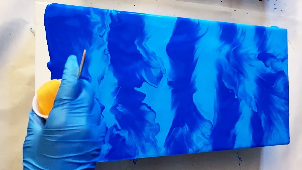 Лазурно-золотые мазки в акриловой заливке 💙💛 История в синем | Fluid Art