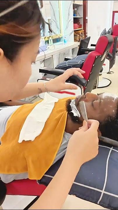 💈 ASMR: Vietnamese Lady Barber Full Service (Shave, Massage, Ear Cleaning, Pedicure) Da Nang 🇻🇳
