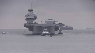 HMS Queen Elizabeth: first entry into Portsmouth